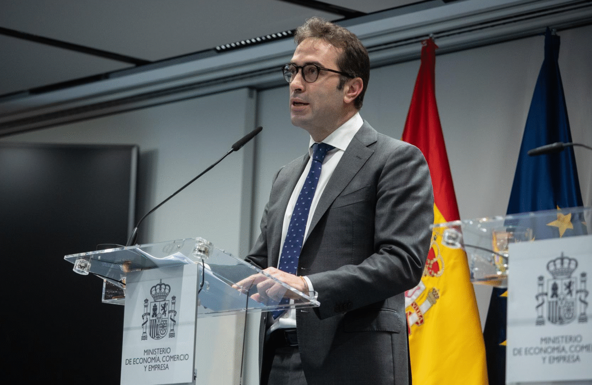 El Gobierno evalúa la propuesta de adquisición de BBVA sobre Banco Sabadell El País +14